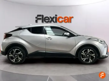 Car image 4