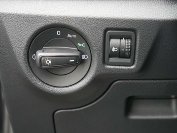 Car image 29