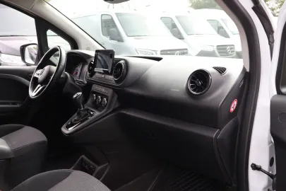 Car image 31