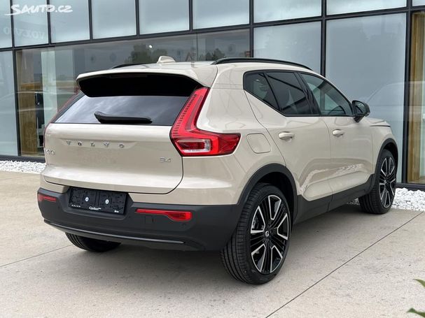 Volvo XC40 B4 Ultra Dark 145 kW image number 17