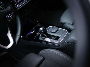 Car image 33