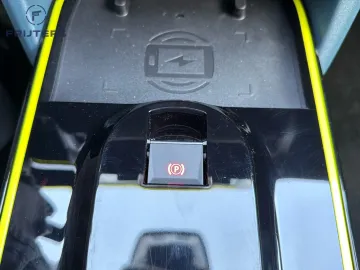 Car image 29