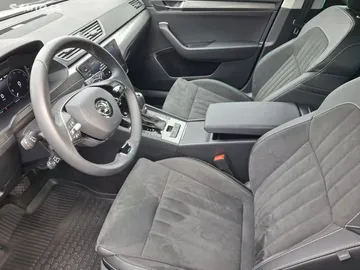 Car image 34