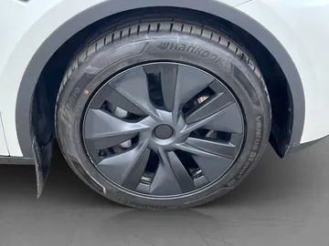 Car image 33