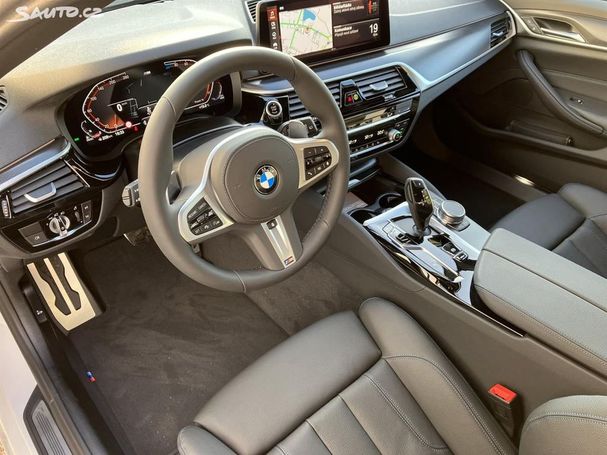 BMW 520d Touring xDrive 140 kW image number 6