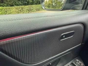 Car image 33