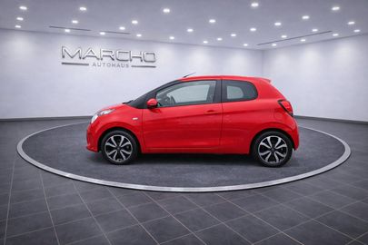 Car image 4