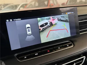 Car image 25