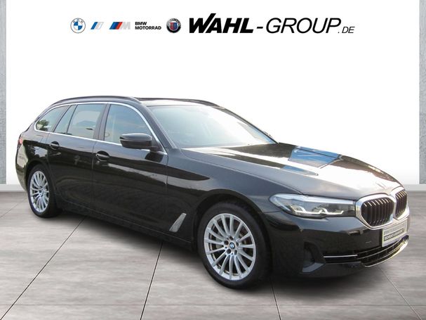 BMW 530i Touring xDrive 185 kW image number 2