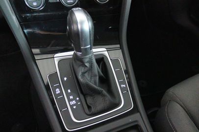 Car image 38