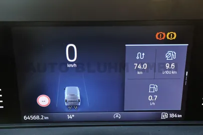 Car image 30
