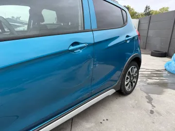 Car image 23
