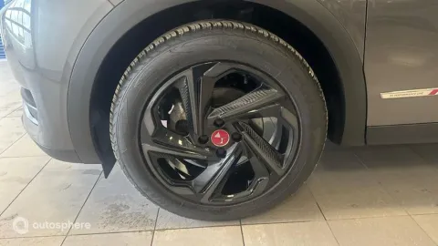 Car image 20