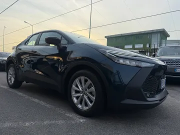 Car image 2