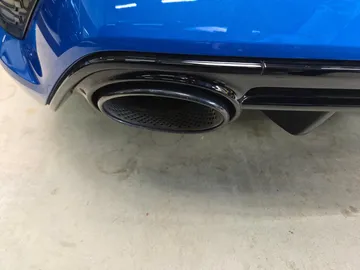 Car image 40