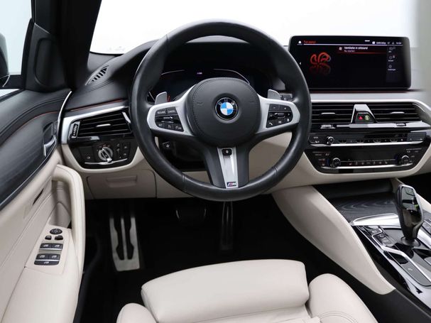 BMW 520i Touring 135 kW image number 26