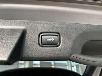 Car image 37