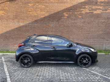 Car image 3