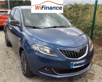 Car image 2