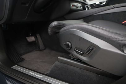 Car image 47