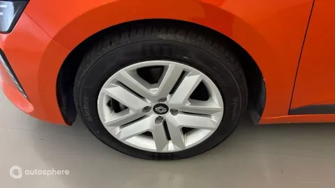 Car image 20