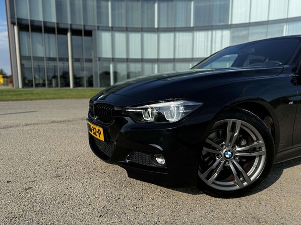 BMW 320i Touring 135 kW image number 25