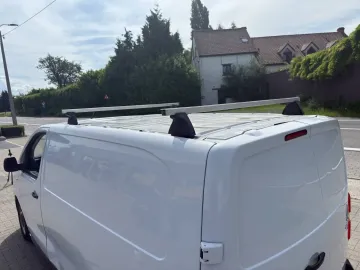 Car image 38