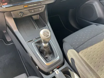 Car image 23