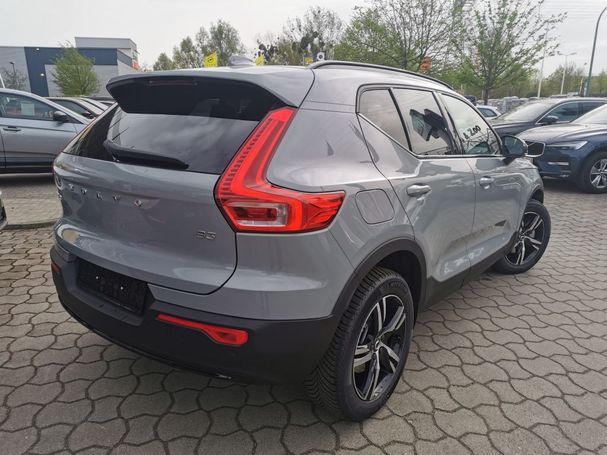 Volvo XC40 B3 Plus Dark DKG 120 kW image number 4