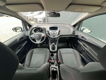 Car image 14