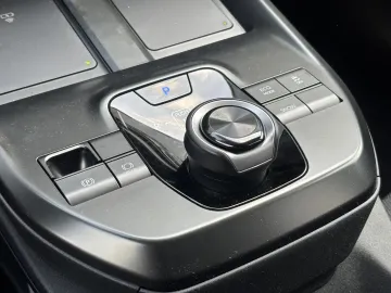 Car image 29