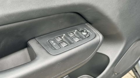 Car image 36