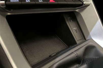 Car image 36