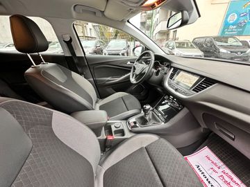 Car image 23