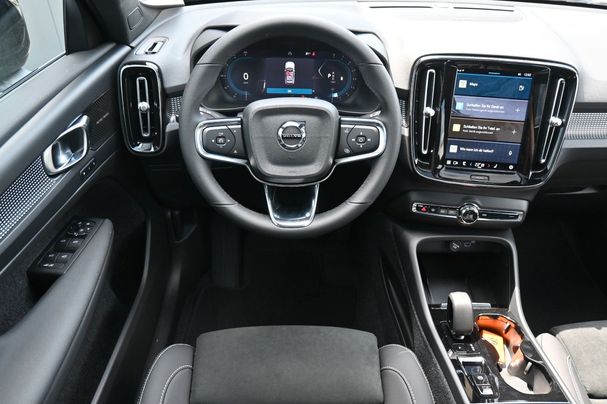 Volvo XC40 AWD B4 145 kW image number 21