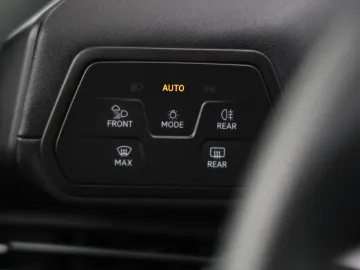 Car image 36