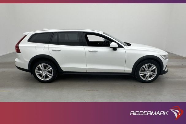 Volvo V60 Cross Country D4 AWD Momentum 140 kW image number 1