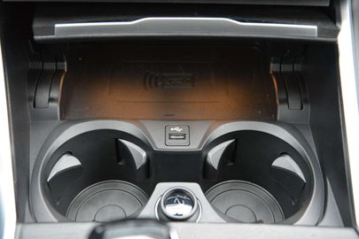 Car image 31