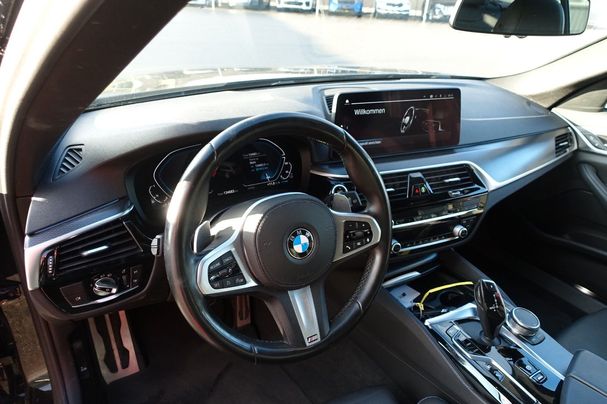 BMW 530 Touring xDrive 215 kW image number 6