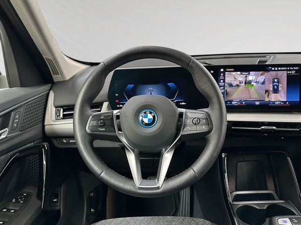 BMW iX1 xDrive30 230 kW image number 7