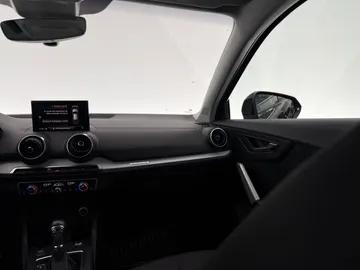 Car image 43