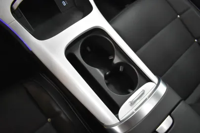 Car image 32
