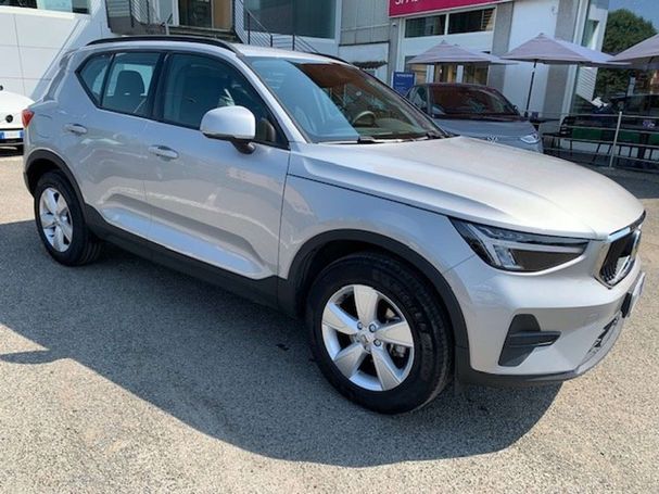 Volvo XC40 1.5 T2 95 kW image number 2