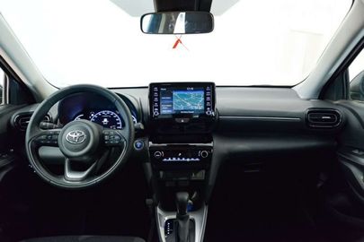 Car image 12