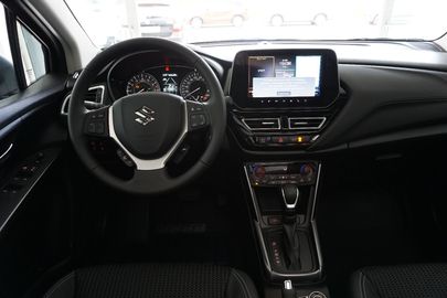 Car image 8