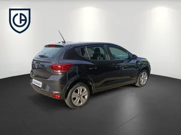 Car image 3