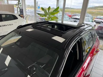 Car image 27