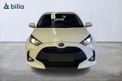 Car image 2
