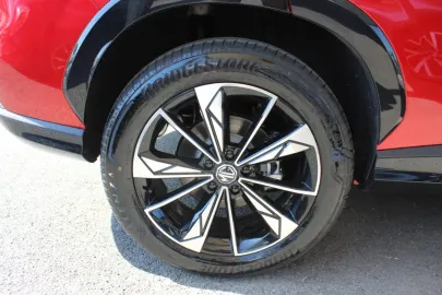 Car image 26
