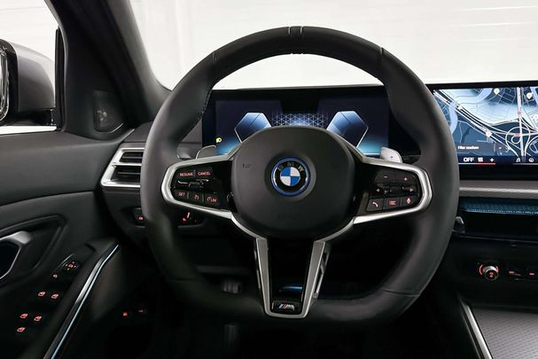 BMW 330e Touring 215 kW image number 25